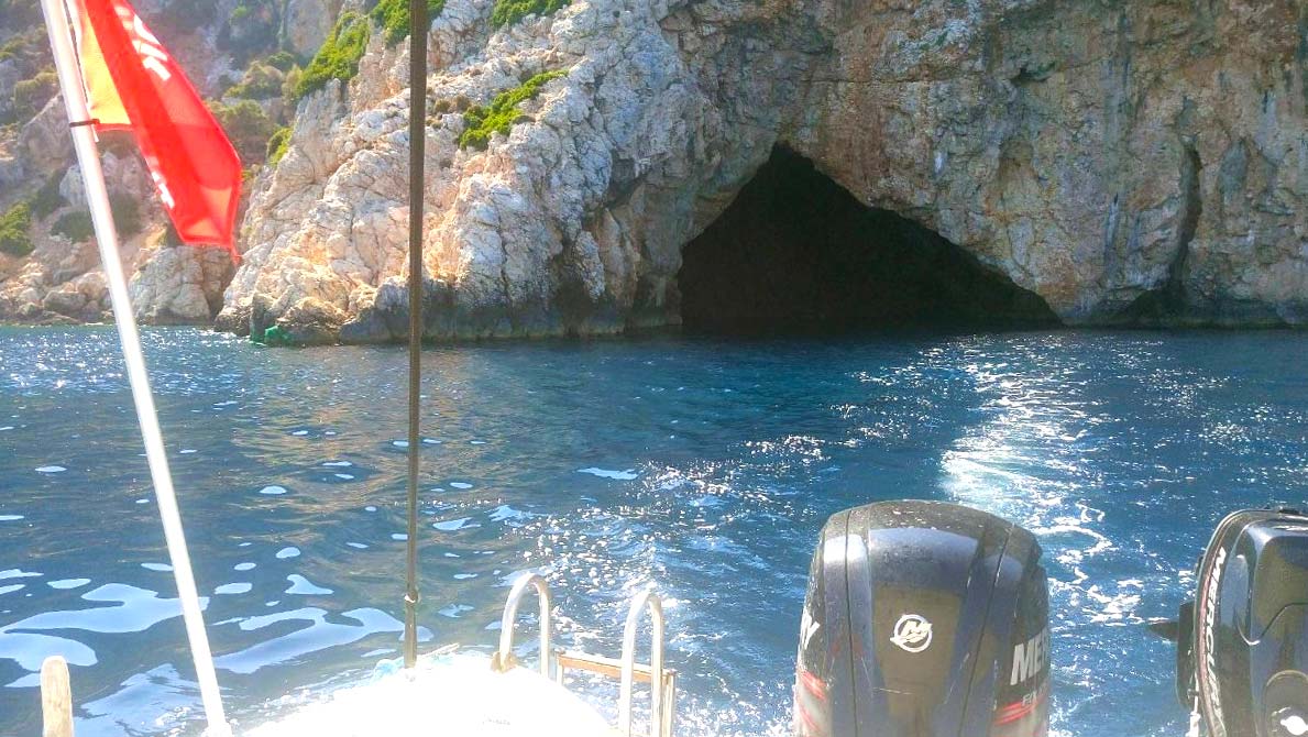 rent a boat in skopelos