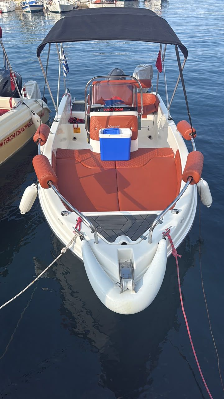 Wind Boat 4.90m front seating view in Skopelos marina