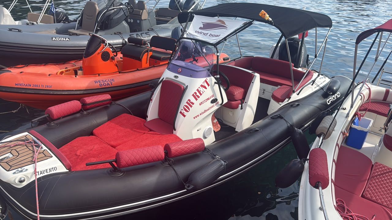 Wind Boat 6.5m rental boat in Skopelos marina